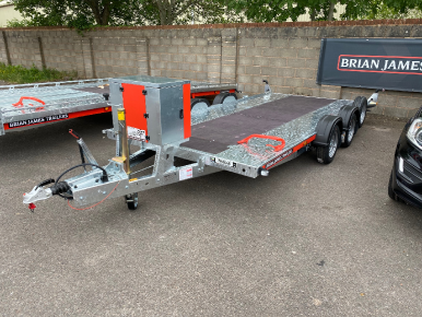 Brian James A Transporter - Car trailer